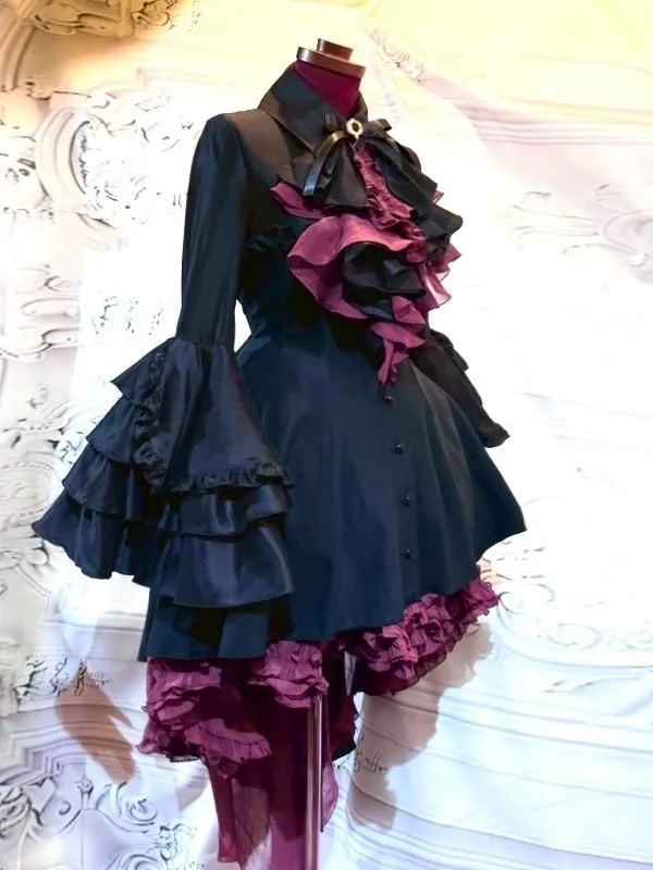 【MARBLE】マーブル　ドレープタイ付きゴシックエレガンスブラウスワンピース：黒×えんじフリル