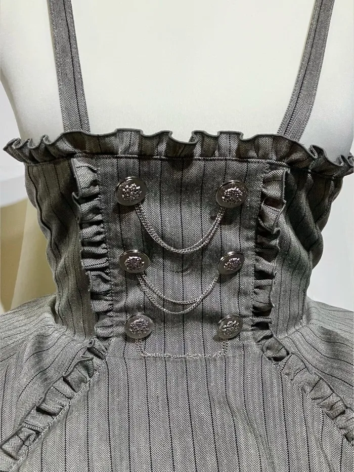 High waist draped skirt with emblem decorative chain: Gray stripe x black ruffles