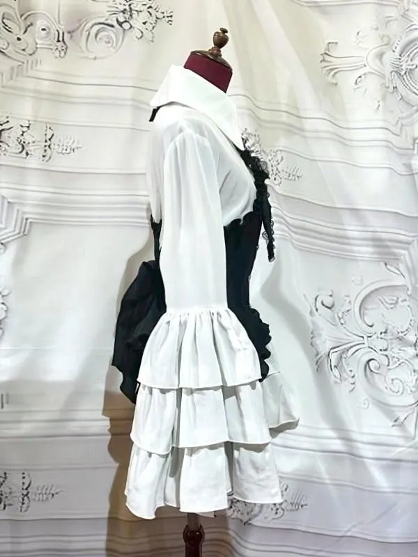 【ATELIER PIERROT】　レースネクタイ付コルセット風姫袖ブラウス：白×黒