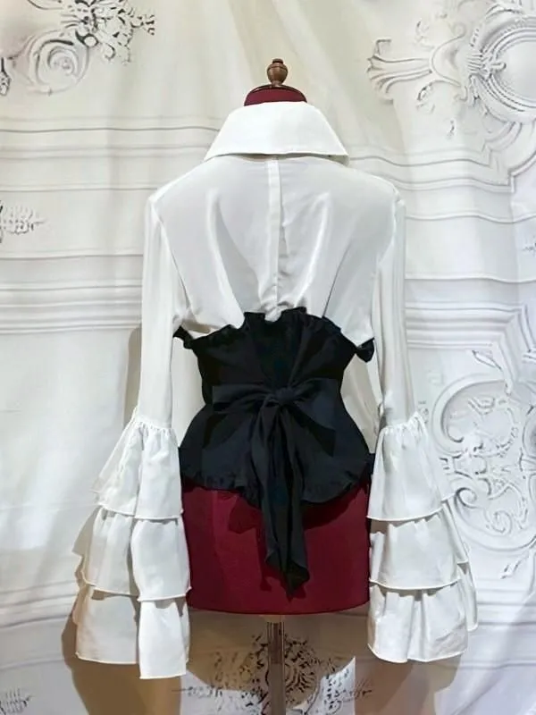 【ATELIER PIERROT】　レースネクタイ付コルセット風姫袖ブラウス：白×黒