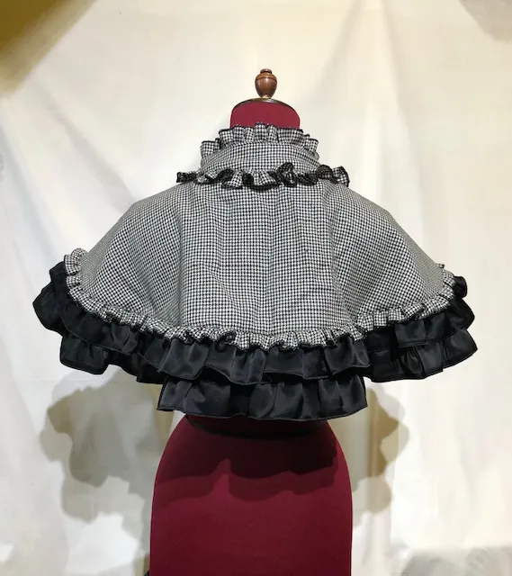 [Mármol] Marble Color Switching Cape British Cape: Black Blue Check