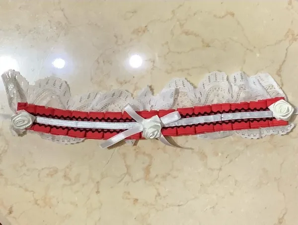 【MARBLE】マーブル　２WAYサテンバラ付きタックプリーツチョーカーorヘッドドレス：赤×白レース