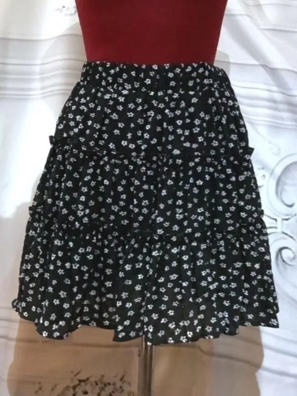 【MARBLE】マーブル　小花柄ティアードスカート：黒地白花柄