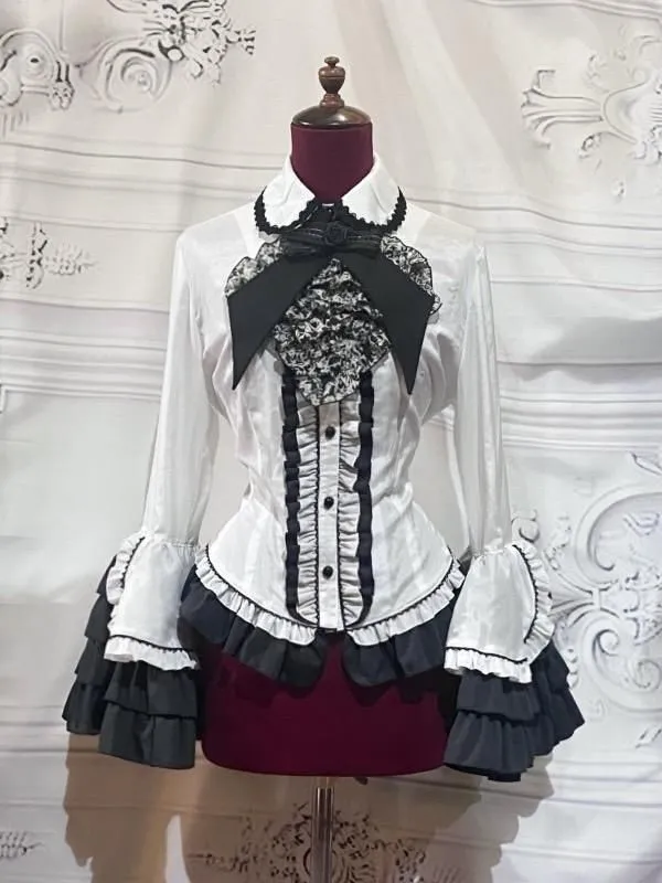 【MARBLE】マーブル　デコラティブネクタイ付き配色切り替え姫袖ブラウス：白×白地黒ゴシック柄
