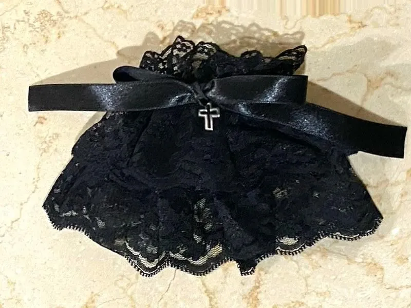 【MARBLE】带大理石饰品的2段蕾丝臂带：黑色×金色十字架