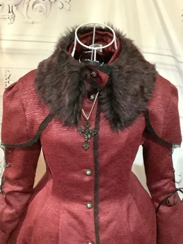 [MARBLE] 장식 천이 있는 마블 퍼 칼라 케이프 + 소매 헴록이 있는 롱 플레어 코트: 레드Bordeaux★판매 대상이 아닙니다.★