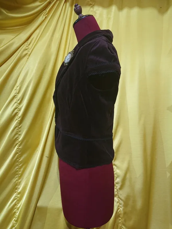 【MARBLE】マーブル　◆Lサイズ◆アンティークカメオブローチ付きテーラードレース飾りジャケット：茶