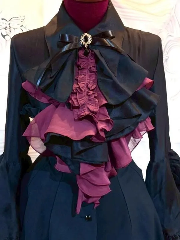 [MARBRE] Robe chemisier élégance gothique marbrée avec lien drapé : Volants noirs x rouges