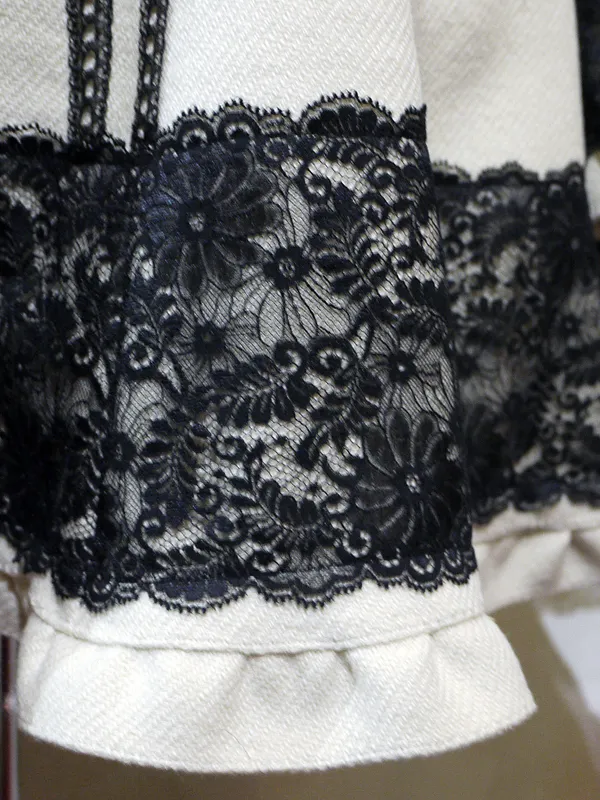 【MARBLE】マーブル　レース飾りロマンティックコート：オフ白×黒レース