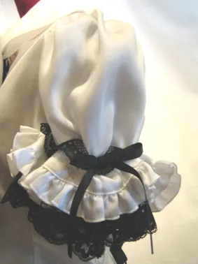 【MARBLE】マーブル　ネクタイ型フリルタイ付きパフスリーブブラウス+前ギャザースカラップスカート：白×黒タイ×黒レース