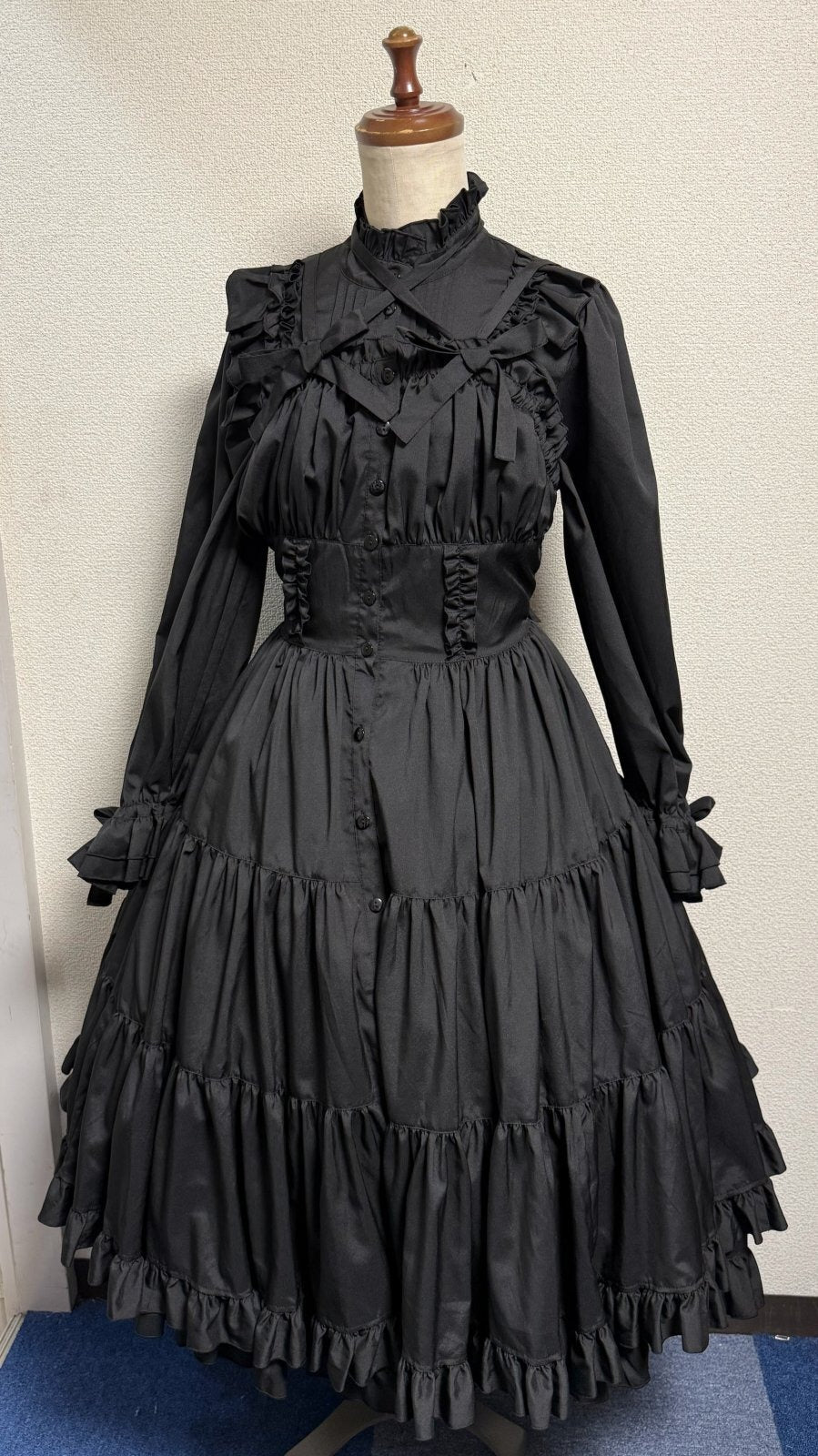 【Victorian maiden】ヴィクトリアンメイデン　前釦スタンドカラーワンピース【黒・新生地】