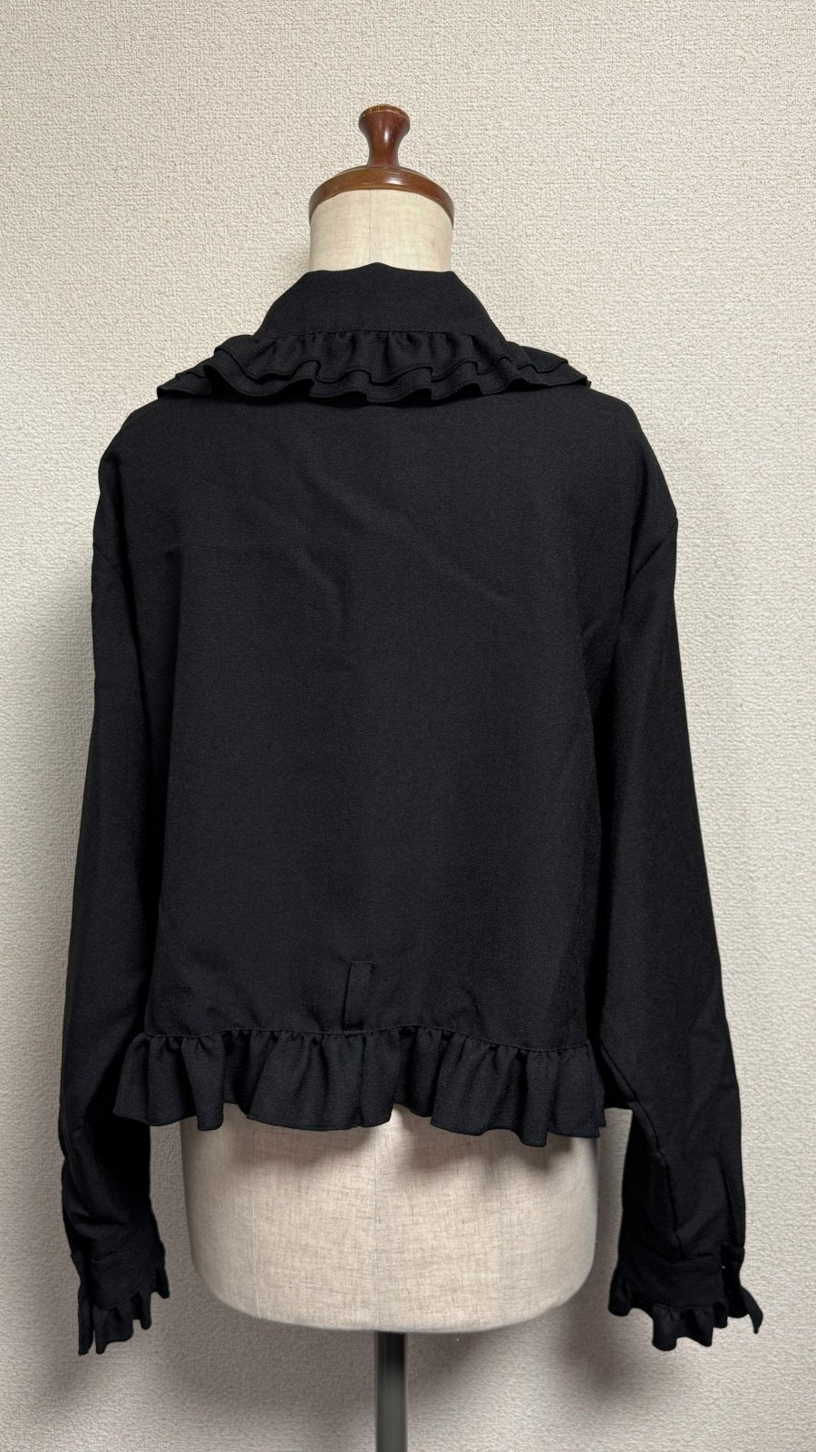 [Physical Drop] Physical drop heart pocket blouse jacket [black]