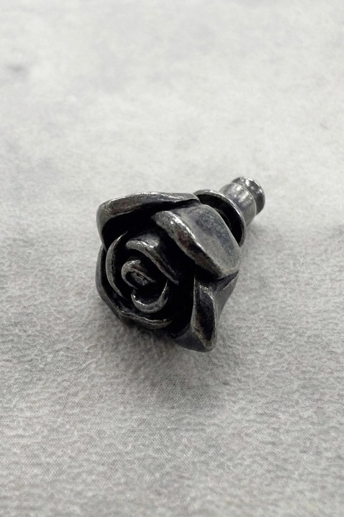 【New Rose】　ROSE PIERCED EARRING