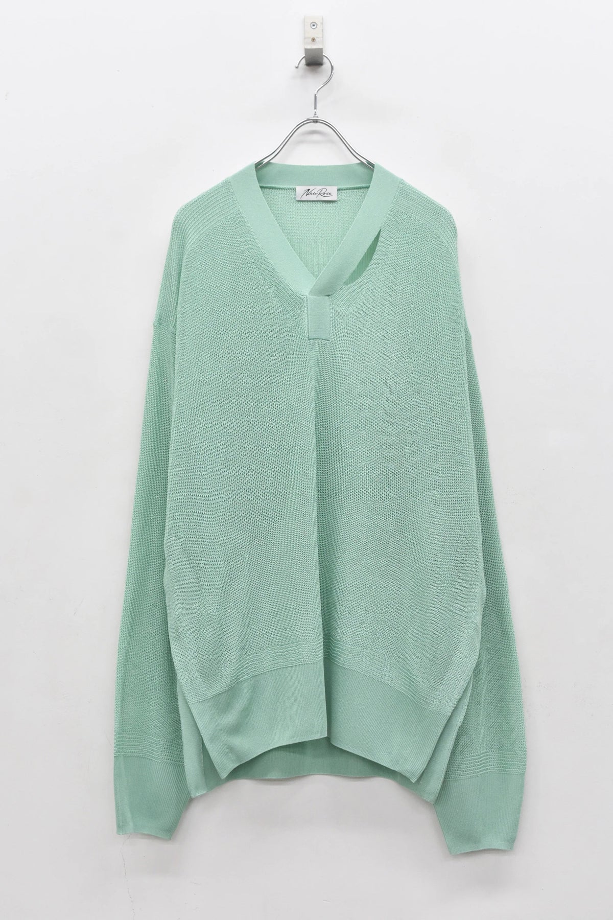 [New Rose]★Now accepting reservations★COMMANDO V NECK PULLOVER