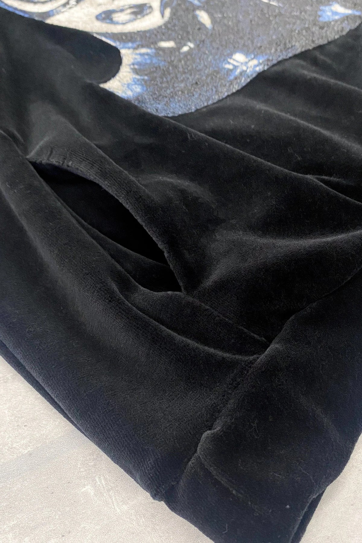 【New Rose】　　CATWOMAN PHOTOSTITCH HOODIE /VELOR