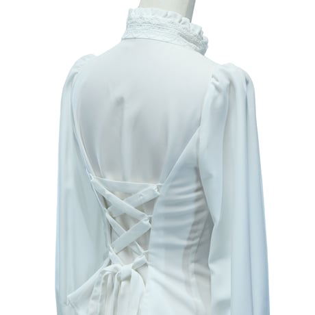 【Sheglit】シェグリット　●予約●スタンドカラーリボンジャボブラウス　ホワイト/ブラック　Mサイズ/Lサイズ