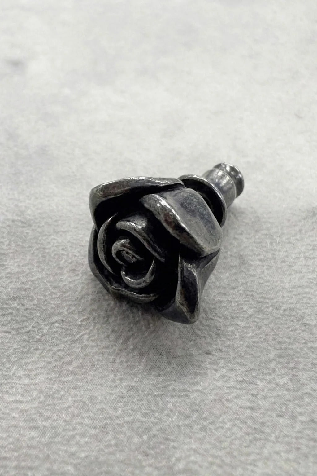 【New Rose】　ROSE PIERCED EARRING