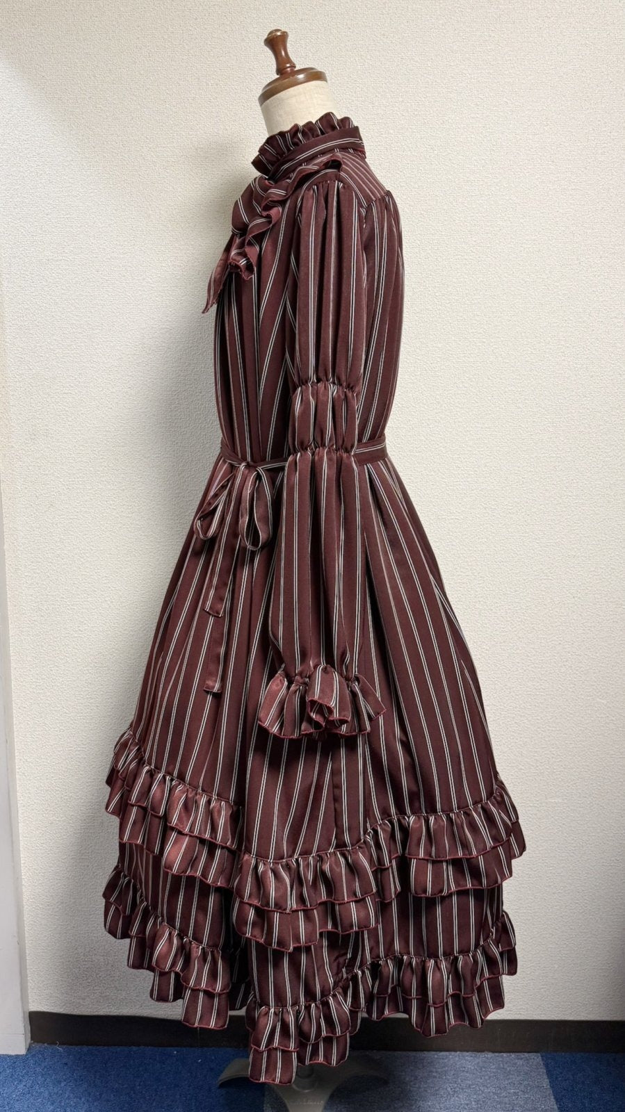 【Physical Drop】피지컬 드롭 스탠드 칼라 A라인 원피스【엔지 레지멘탈 스트라이프】