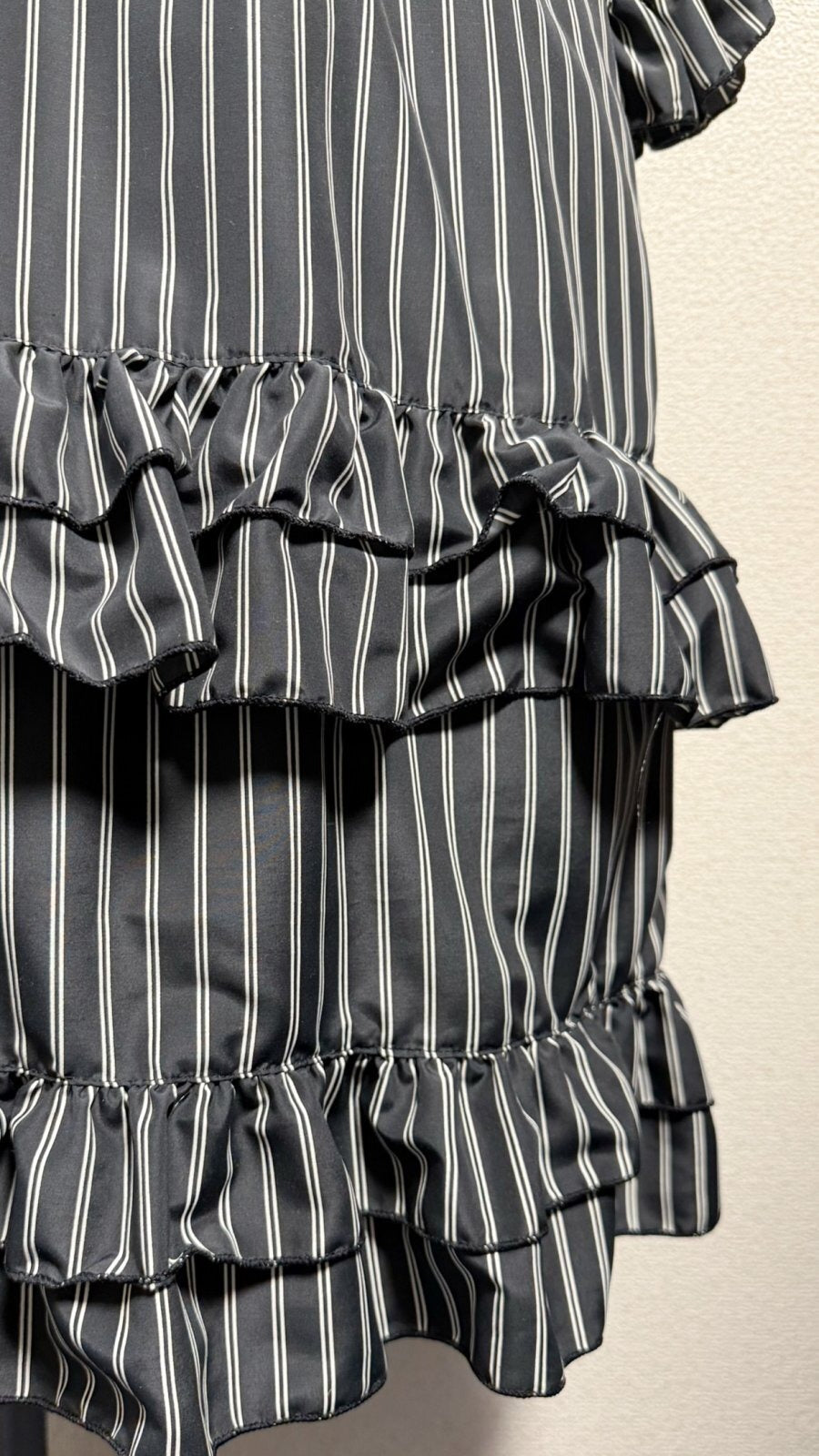 【Physical Drop】フィジカルドロップ　スタンドカラーAラインワンピース【黒ストライプ】