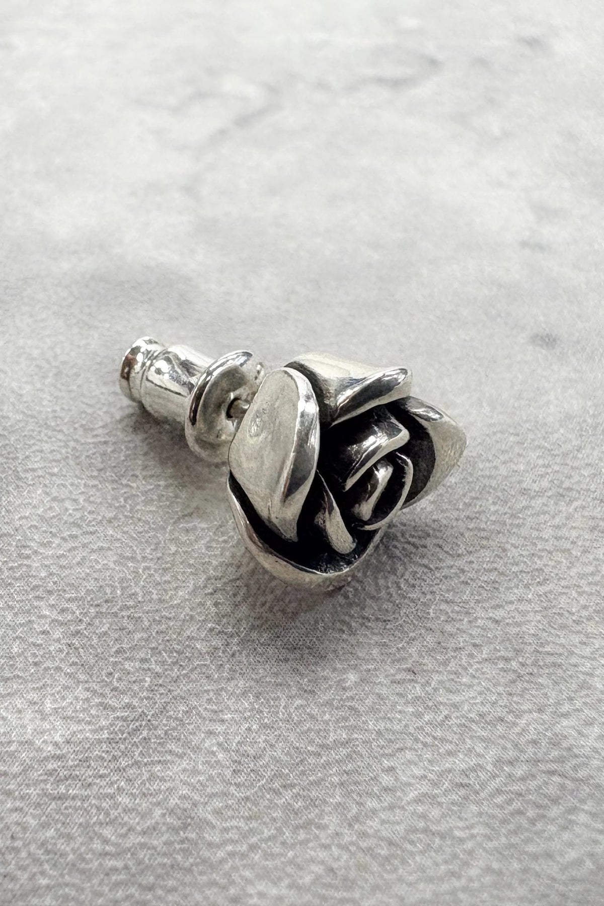 【New Rose】　ROSE PIERCED EARRING