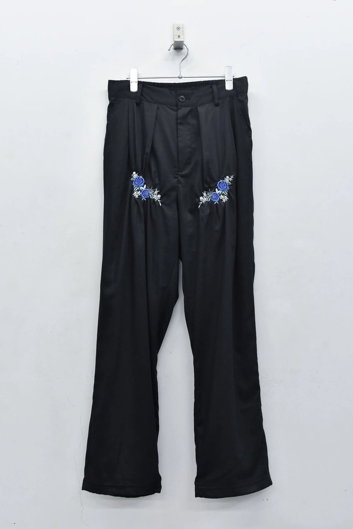 【New Rose】　Embroidery Wrinklework Tuck Pants