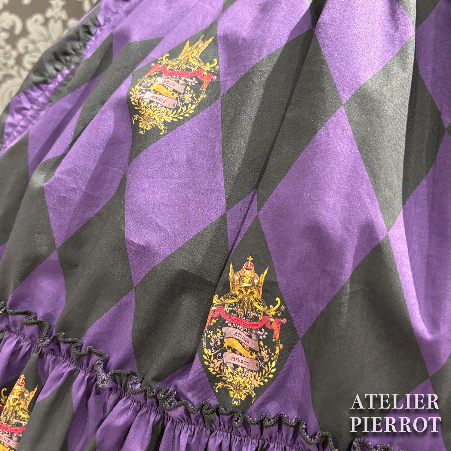 【ATELIER PIERROT】　"Diamond Circus"Skirt    白×白/ワイン/パープル/グリーン/黒×白　★3月中旬発売★