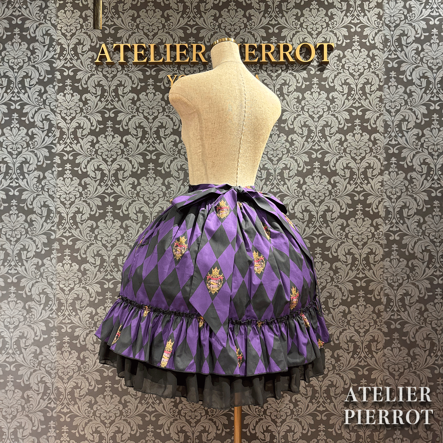 【ATELIER PIERROT】　"Diamond Circus"Skirt    白×白/ワイン/パープル/グリーン/黒×白