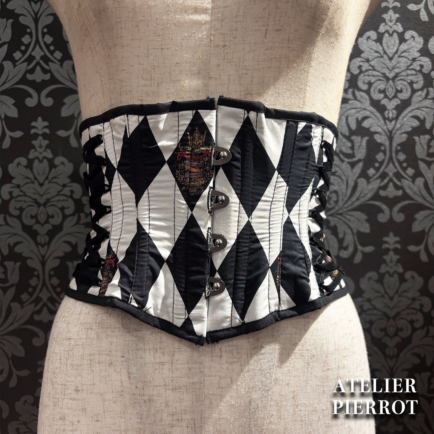 【ATELIER PIERROT】　"Diamond Circus" Corset　白×黒/ワイン/パープル/グリーン